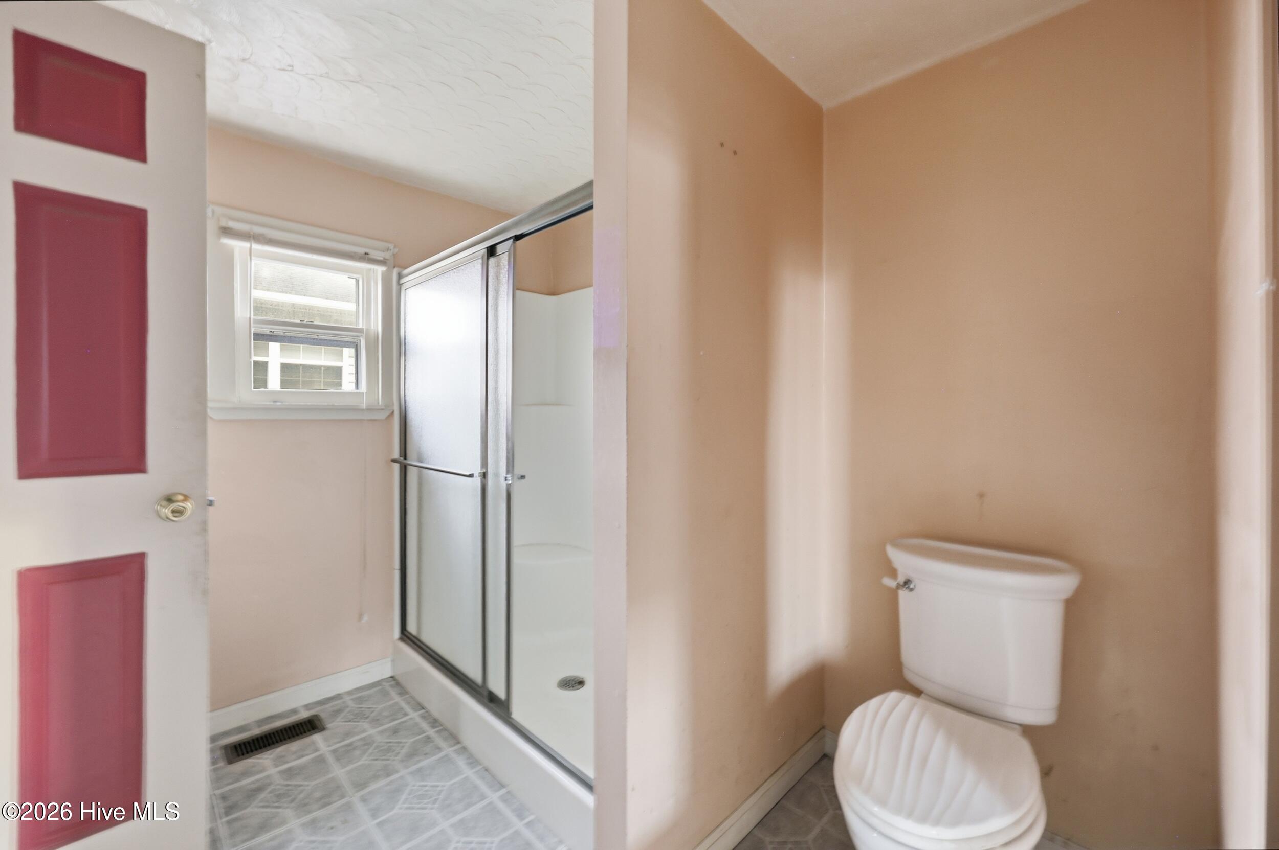 307 Dobbs Street Hertford, NC 27944 - Photo 15 of 24 Master bath