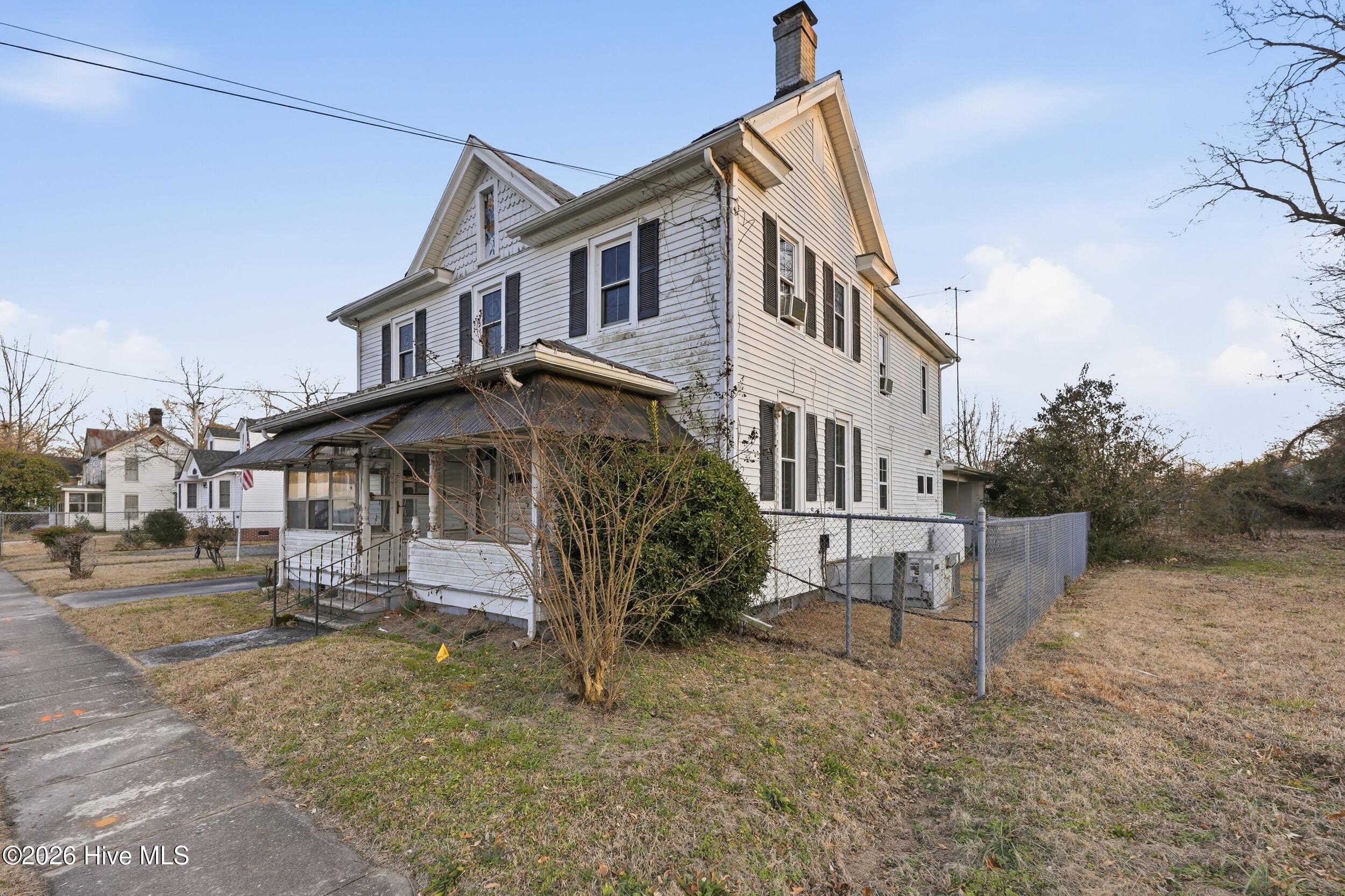 307 Dobbs Street Hertford, NC 27944 - Photo 3 of 24 Side