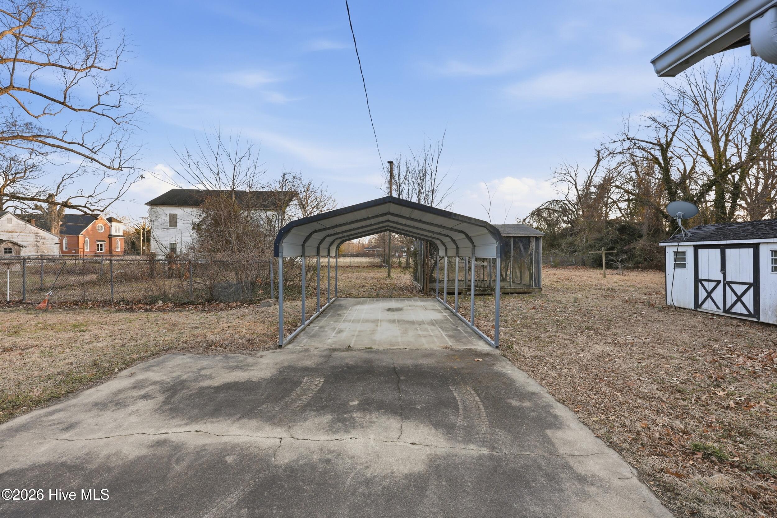 307 Dobbs Street Hertford, NC 27944 - Photo 6 of 24 Driveway
