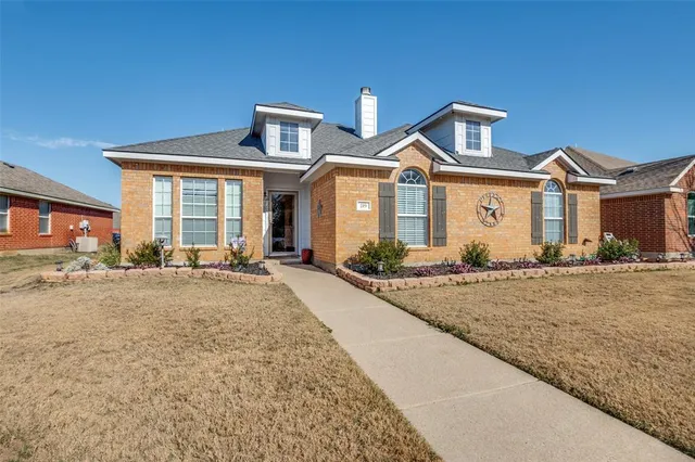 $354,900 | 219 Garden Valley Lane, Red Oak, TX 75154