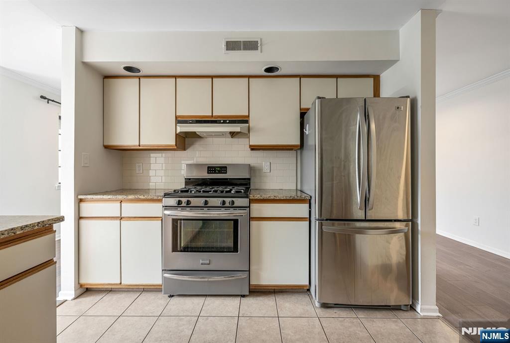 107 Mark Twain Way Mahwah, NJ 07430 - Photo 11 of 27