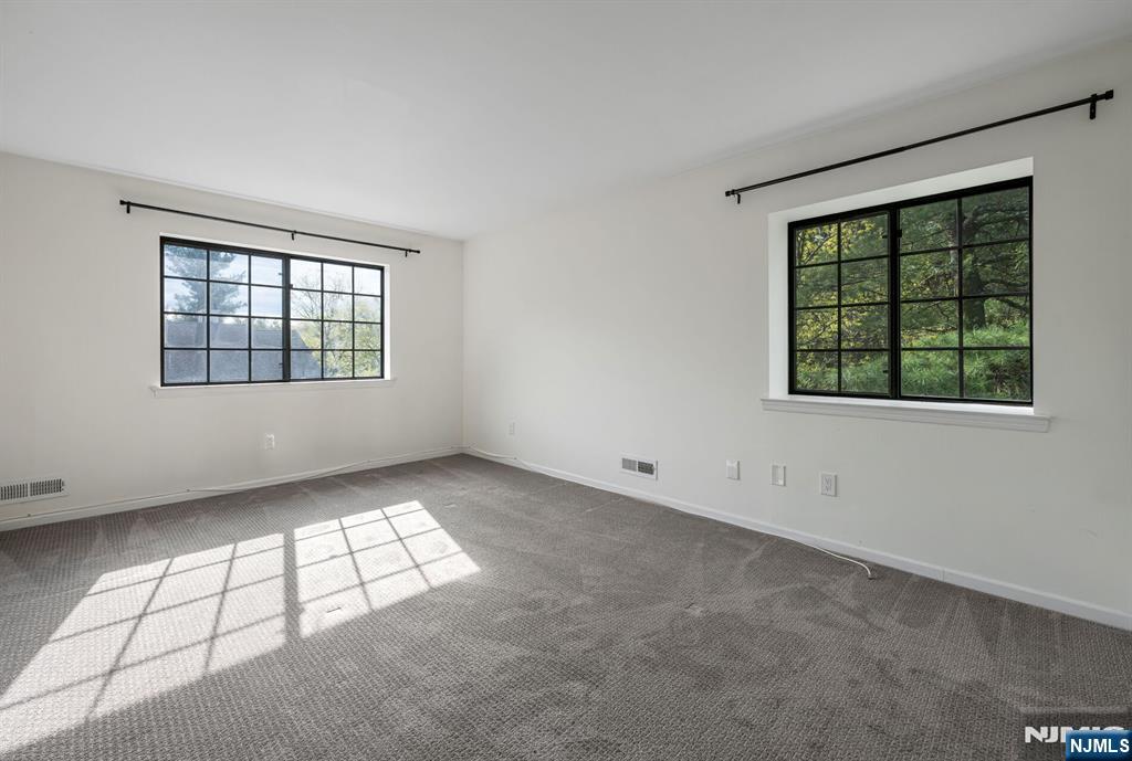 107 Mark Twain Way Mahwah, NJ 07430 - Photo 16 of 27