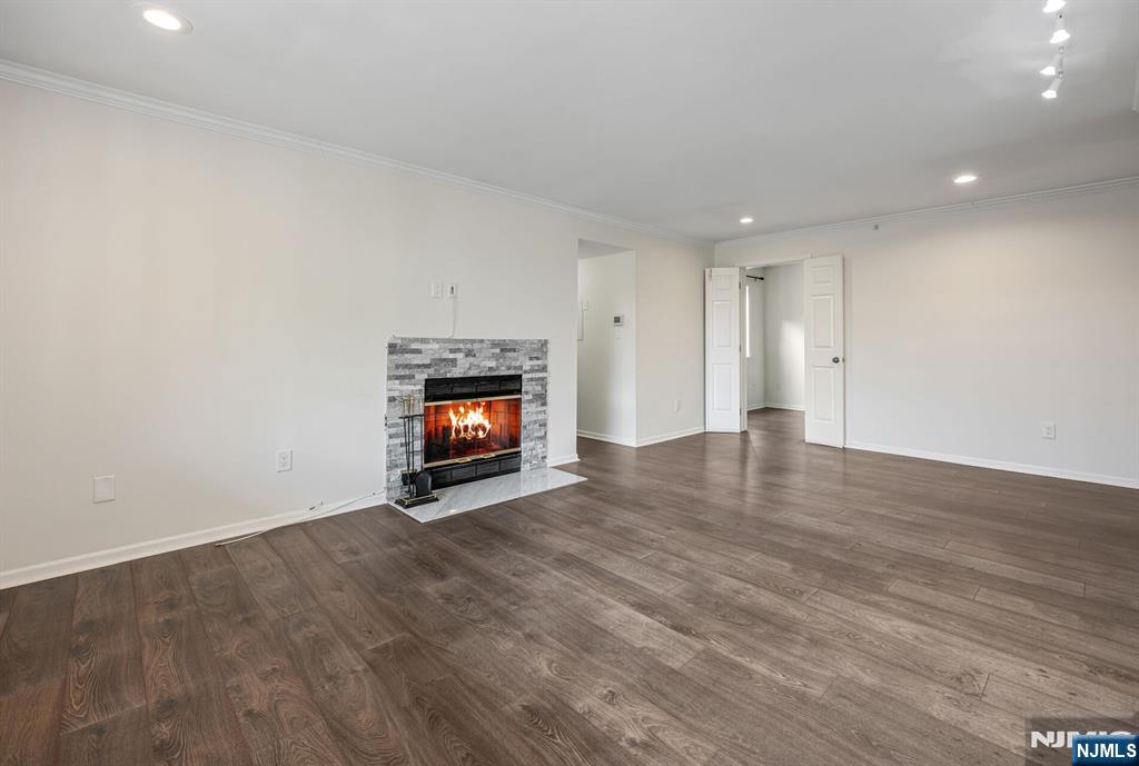 107 Mark Twain Way Mahwah, NJ 07430 - Photo 5 of 27