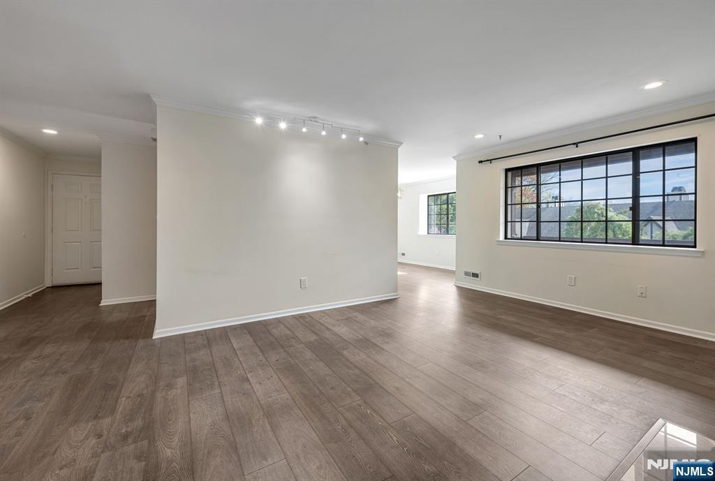 107 Mark Twain Way Mahwah, NJ 07430 - Photo 6 of 27