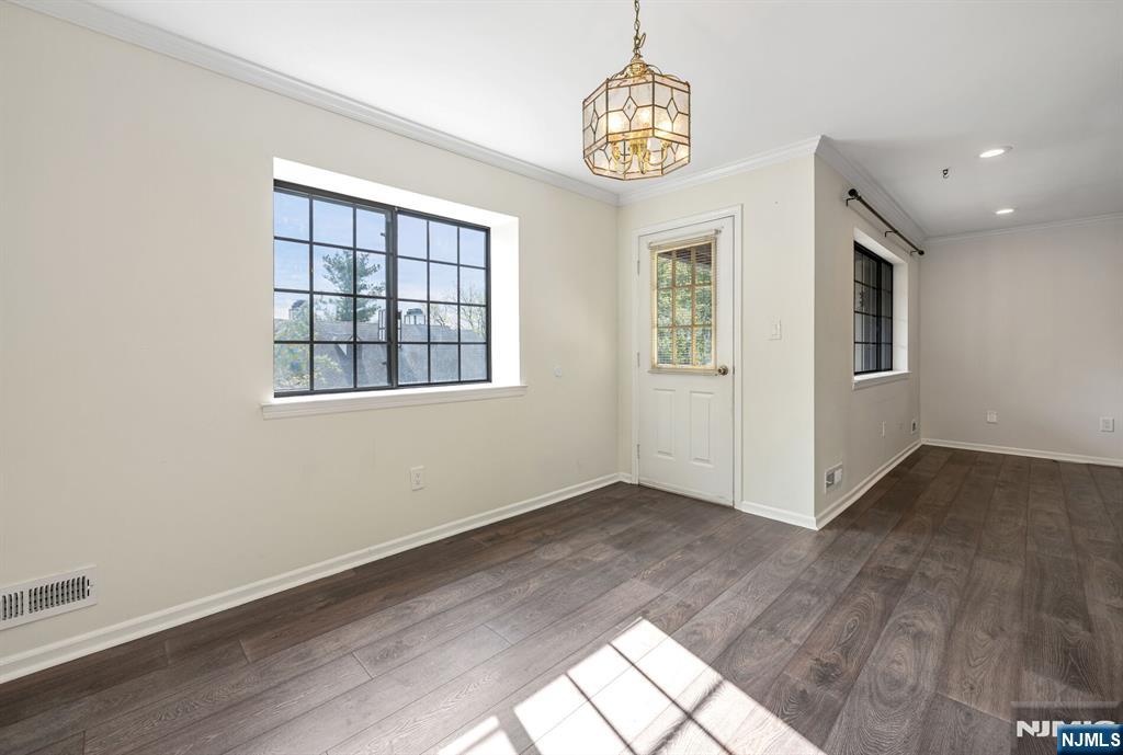 107 Mark Twain Way Mahwah, NJ 07430 - Photo 8 of 27