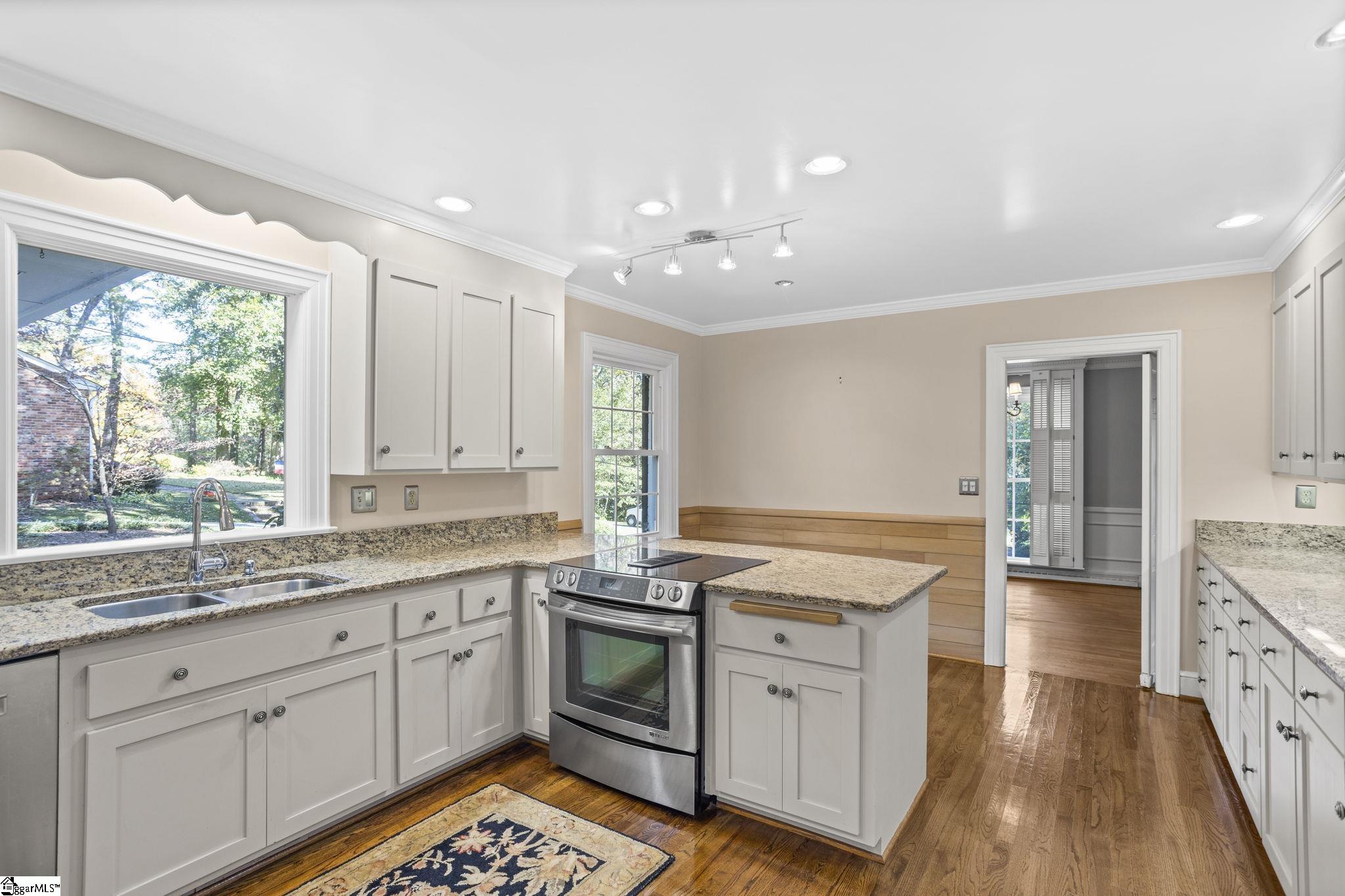 10 Hermitage Road Greenville, SC 29615 - Photo 15 of 36 Gallery Image 15