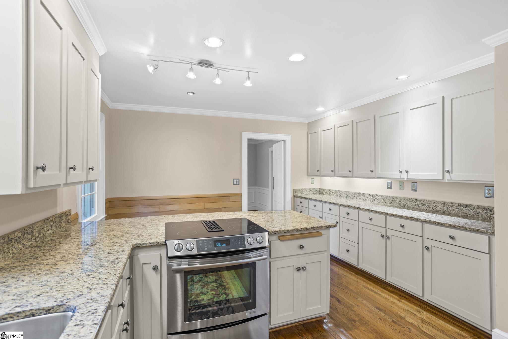 10 Hermitage Road Greenville, SC 29615 - Photo 16 of 36 Gallery Image 16