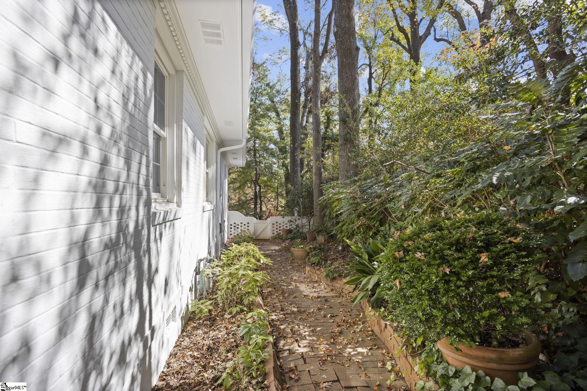10 Hermitage Road Greenville, SC 29615 - Photo 35 of 36 Gallery Image 35