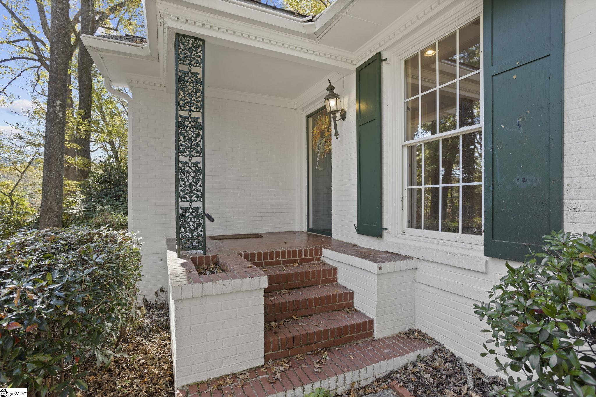 10 Hermitage Road Greenville, SC 29615 - Photo 5 of 36 Gallery Image 5