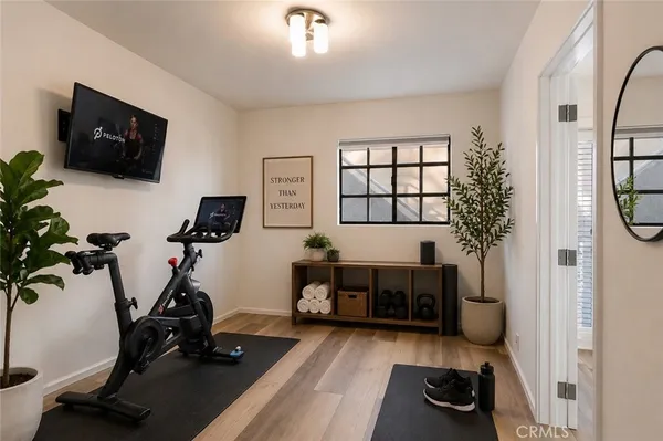 $7,950 | 5226 Medina Road, Woodland Hills, CA 91364