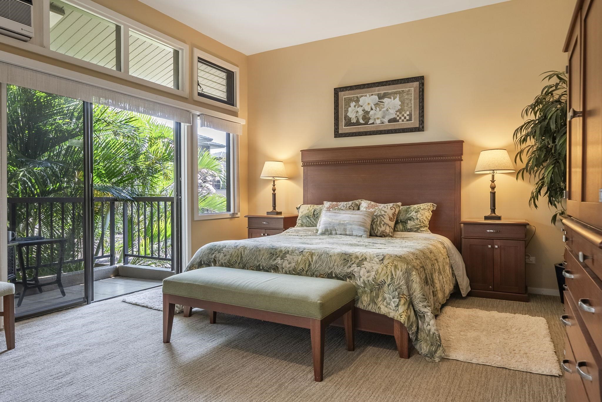 100 Ridge Road, Unit 2721 Lahaina, HI 96761 - Photo 4 of 16 a spacious bedroom with a bed and a large window