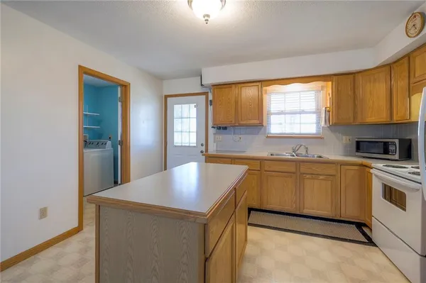 $595,000 | 1220 Northwest E Highway, Osceola, MO 64776