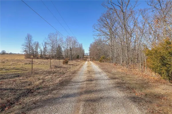 $595,000 | 1220 Northwest E Highway, Osceola, MO 64776