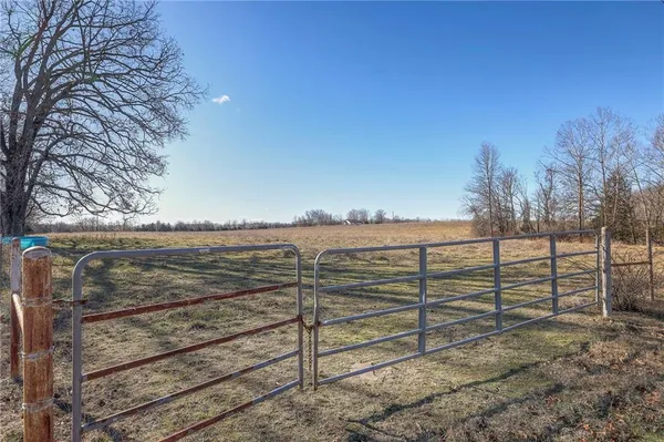 $595,000 | 1220 Northwest E Highway, Osceola, MO 64776