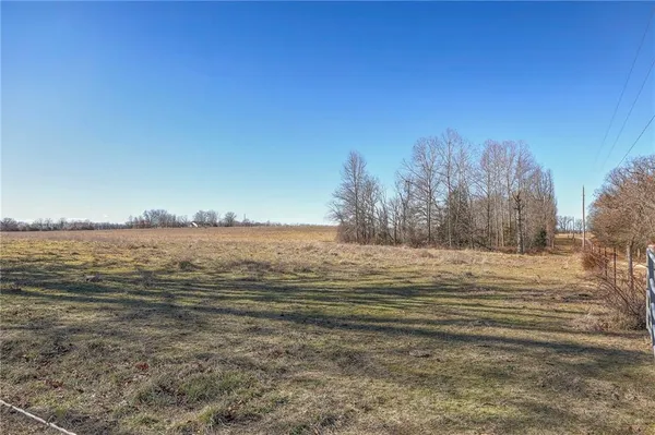 $595,000 | 1220 Northwest E Highway, Osceola, MO 64776