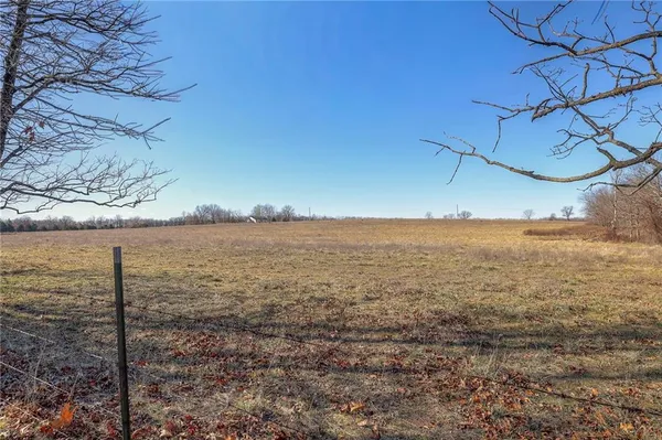 $595,000 | 1220 Northwest E Highway, Osceola, MO 64776