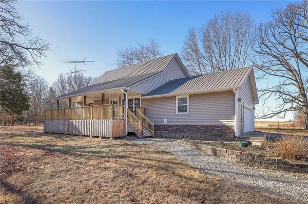 $595,000 | 1220 Northwest E Highway, Osceola, MO 64776