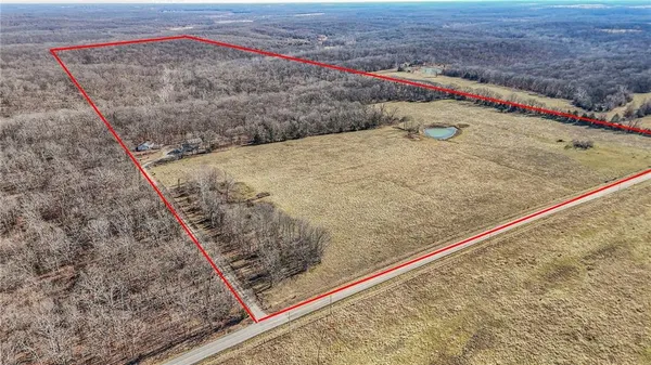$595,000 | 1220 Northwest E Highway, Osceola, MO 64776