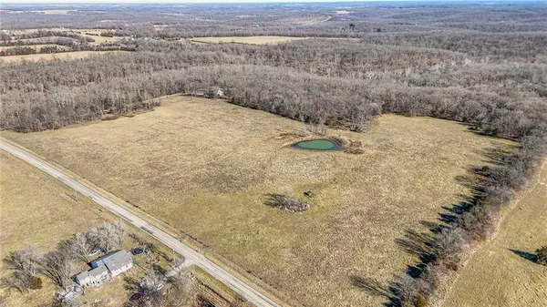 $595,000 | 1220 Northwest E Highway, Osceola, MO 64776