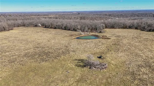 $595,000 | 1220 Northwest E Highway, Osceola, MO 64776