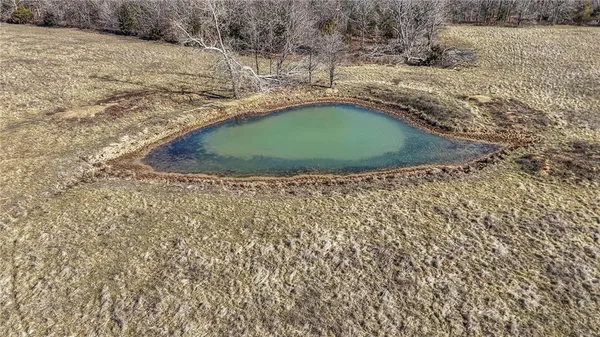 $595,000 | 1220 Northwest E Highway, Osceola, MO 64776