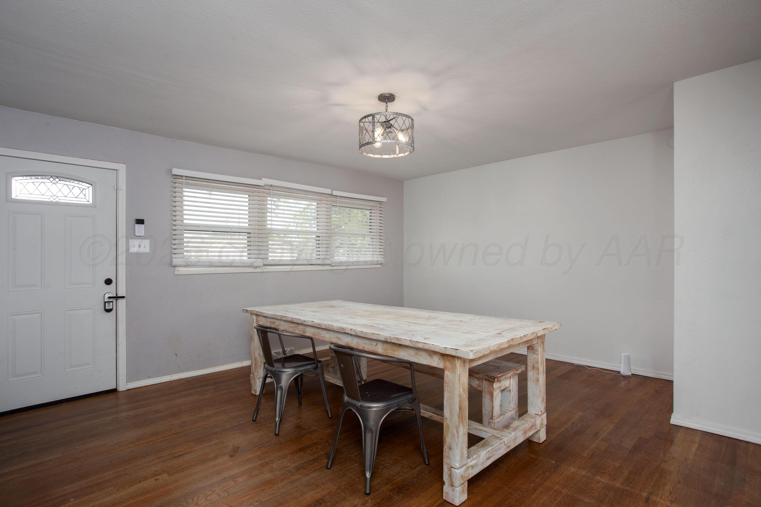 5135 Crockett Street Amarillo, TX 79110 - Photo 7 of 32 Dining Area
