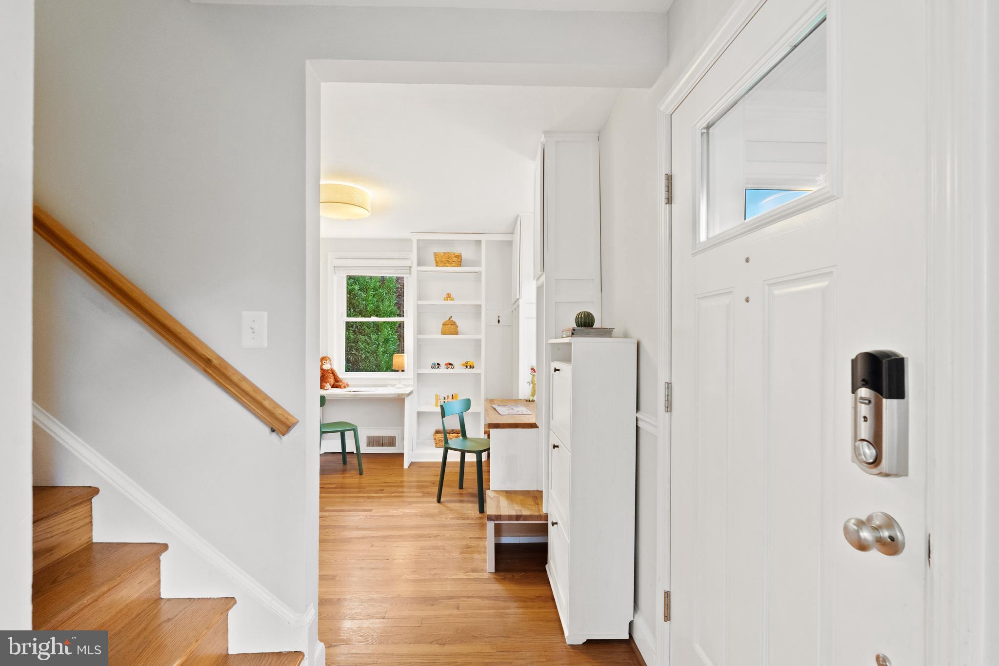 10033 Dallas Avenue Silver Spring, MD 20901 - Photo 4 of 43