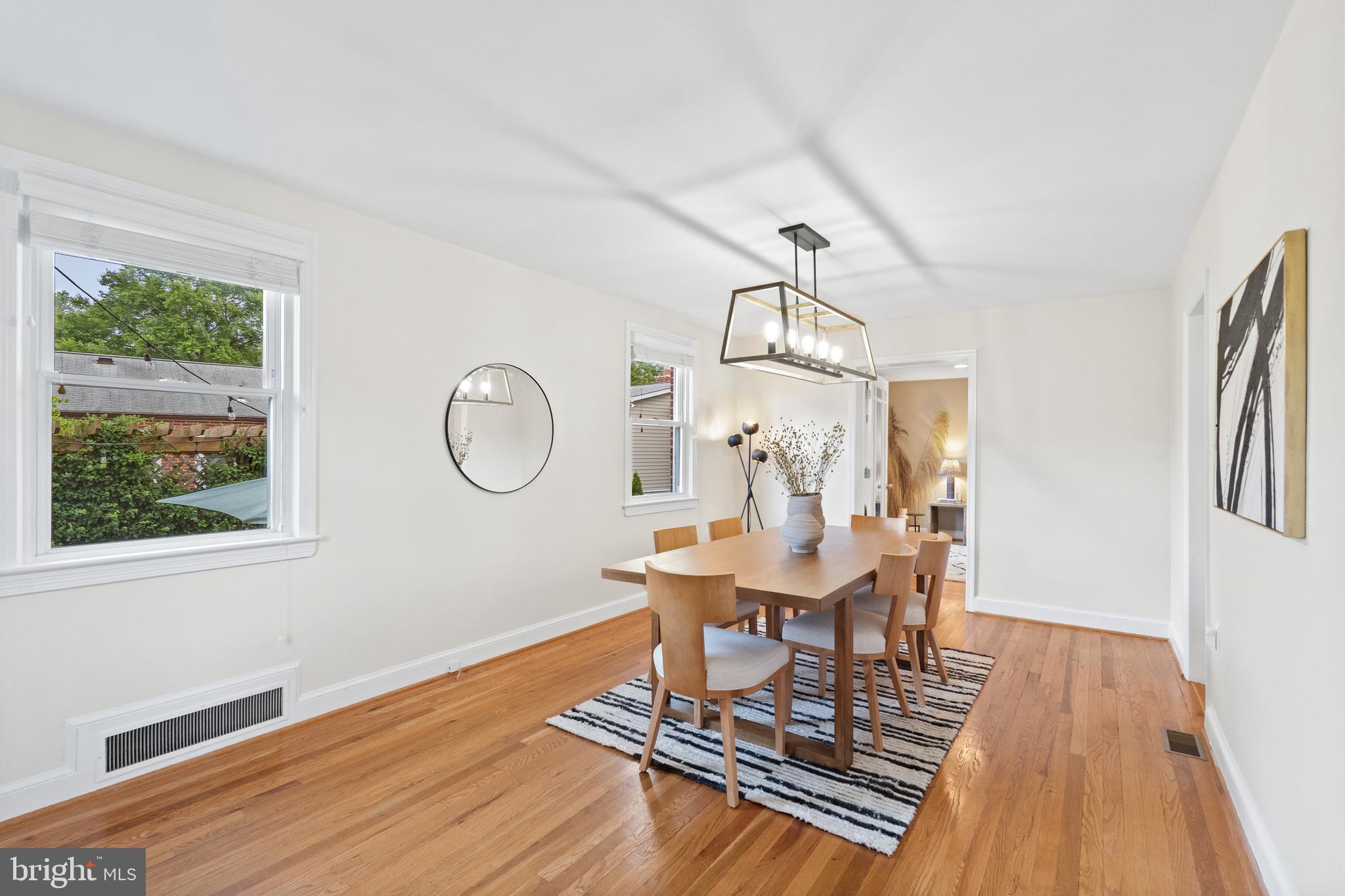 10033 Dallas Avenue Silver Spring, MD 20901 - Photo 5 of 43