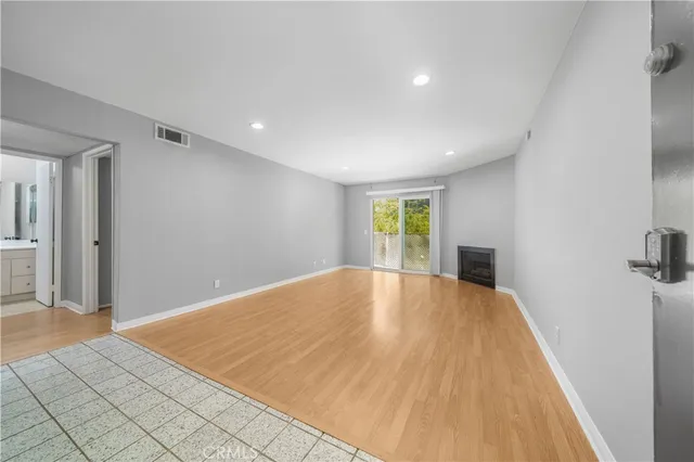 $439,000 | 1256 Patricia Avenue, Unit 10, Simi Valley, CA 93065