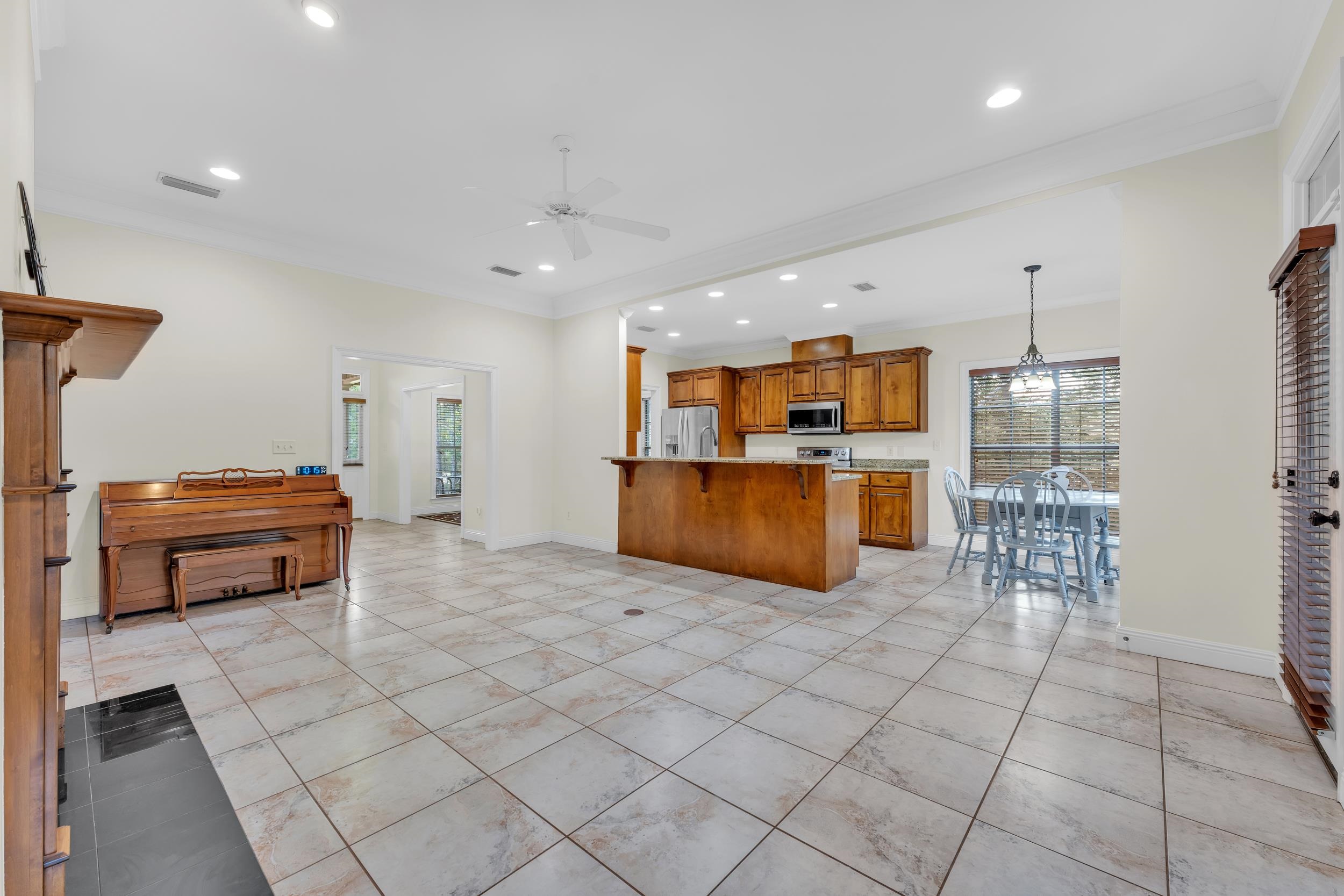 30191 Loblolly Circle Daphne, AL 36527 - Photo 12 of 49 Living Room