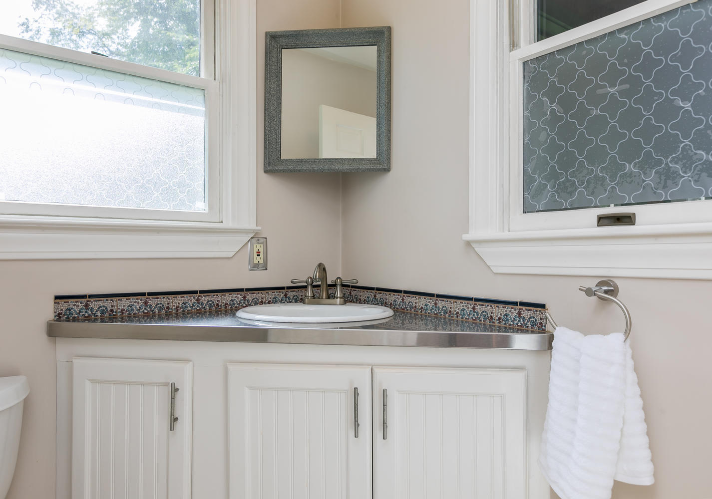 31 Burnham Road Scarborough, ME 04074 - Photo 24 of 49 Half Bath