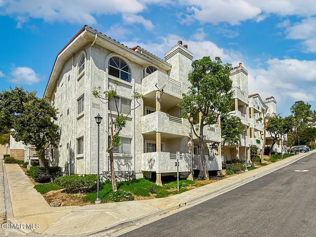 $375,000 | 2803 Antonio Drive, Unit 102, Camarillo, CA 93010