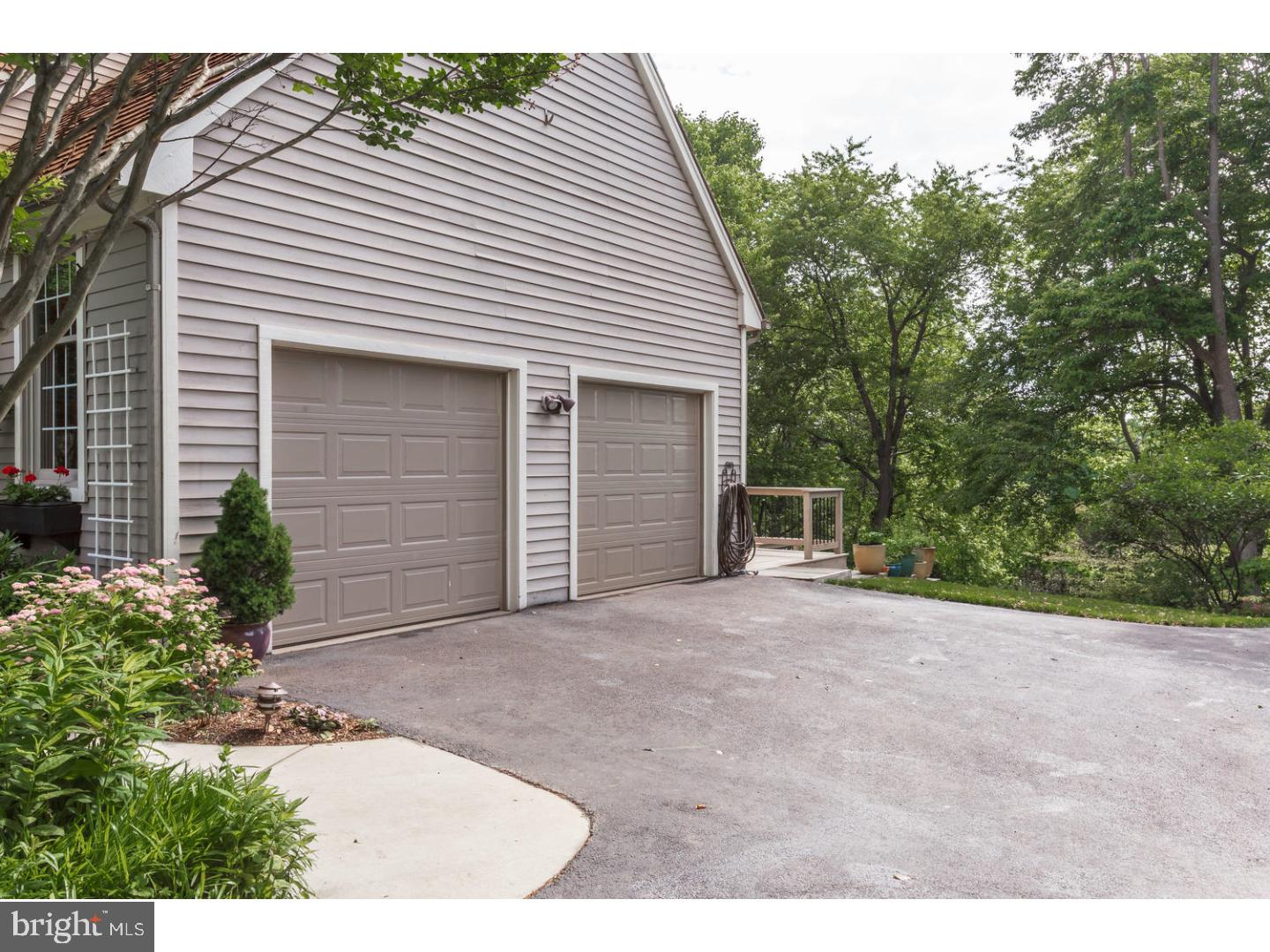 162 Hamilton Road Landenberg, PA 19350 - Photo 6 of 25 Garage