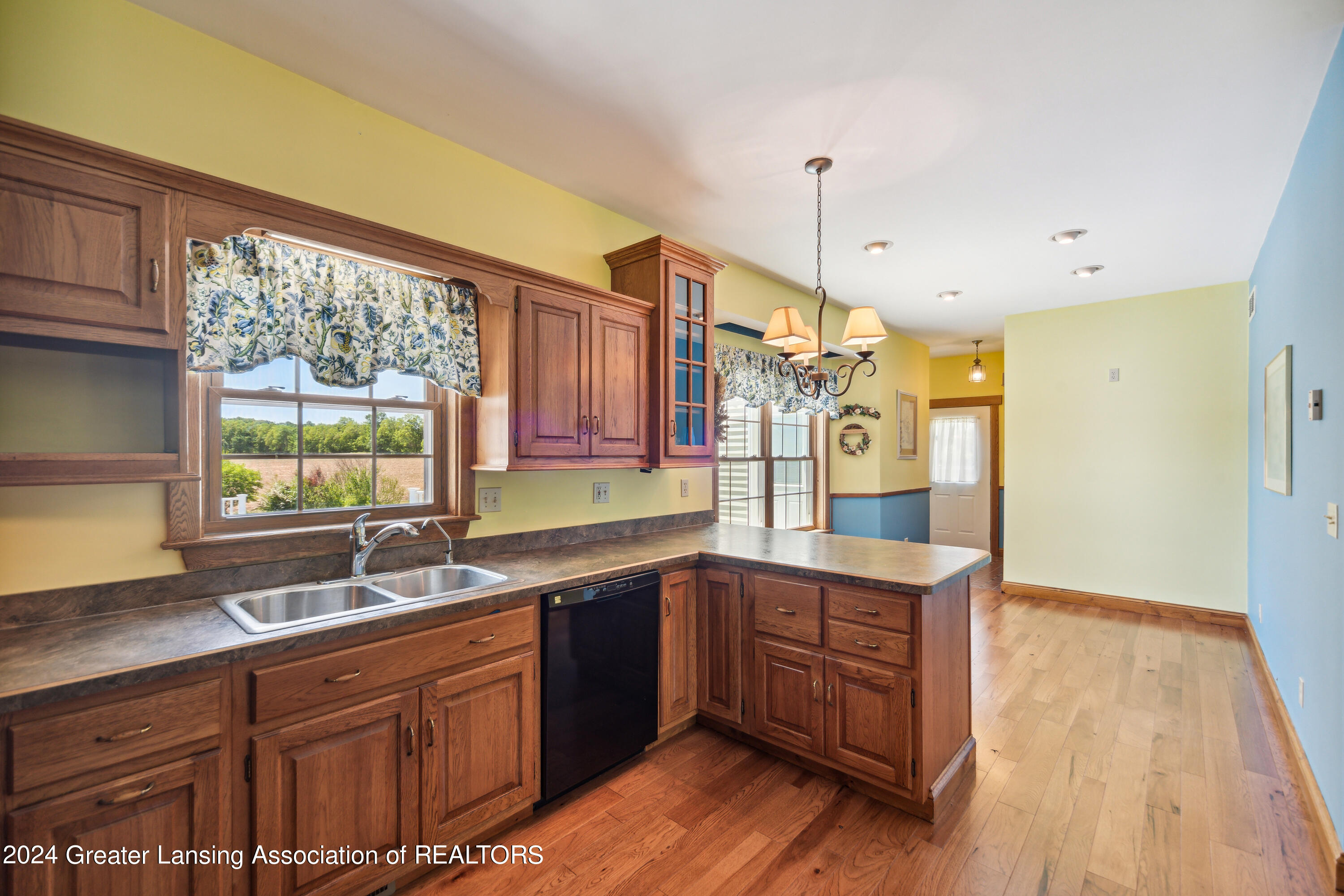5401 West Clark Road Lansing, MI 48906 - Photo 25 of 56 21-5401-W-Clark-Rd-Lansing-MI-48906-Wind