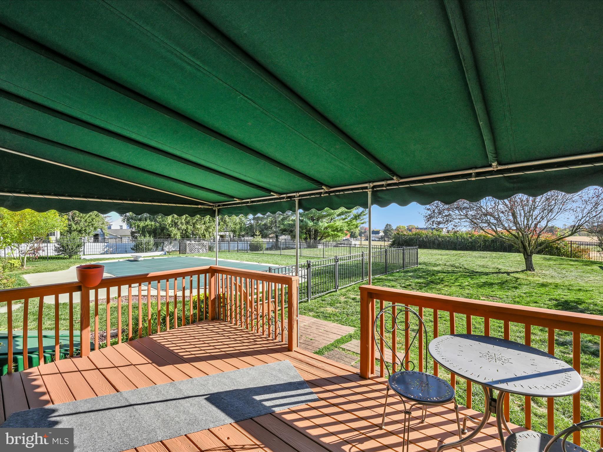 89 Fairland Road Manheim, PA 17545 - Photo 33 of 40 covered Deck