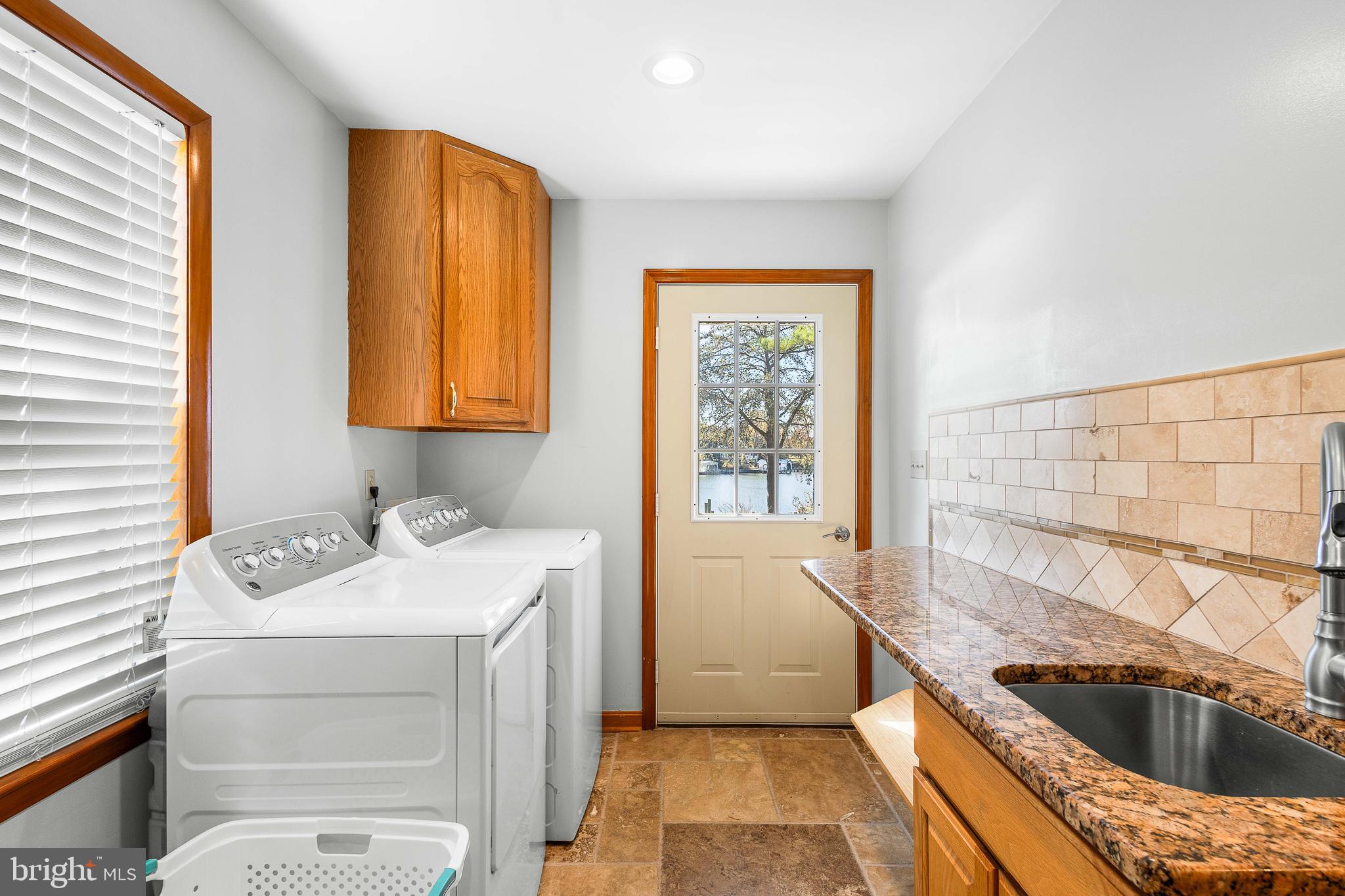 994 North Glebe Road Montross, VA 22520 - Photo 34 of 82 a kitchen that has a sink and a stove in it