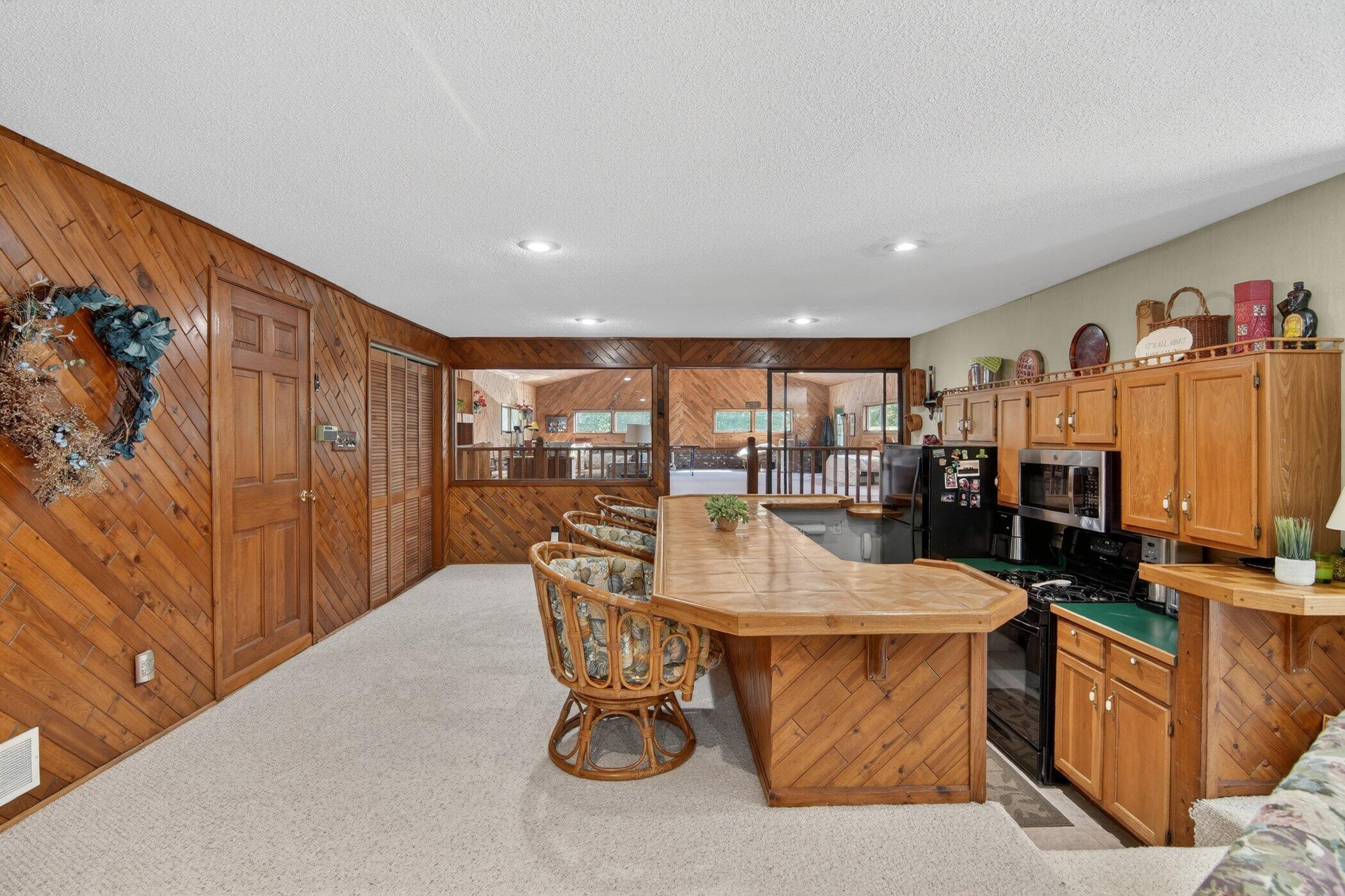 508 Orchard Road Marshall, MI 49068 - Photo 23 of 48 508-Orchard-Rd-WindowStill 38