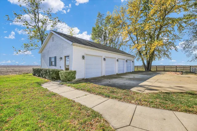 $625,000 | 2611 County Road 800 East, Dewey, IL 61840