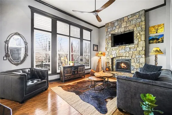 $670,000 | 10009 North Euclid Avenue, Kansas City, MO 64155