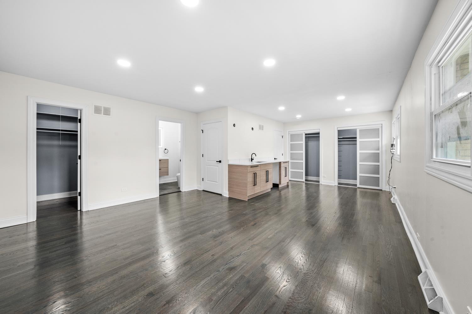 18849 Jamie Court Homewood, IL 60430 - Photo 12 of 25 a view of a livingroom with wooden floor