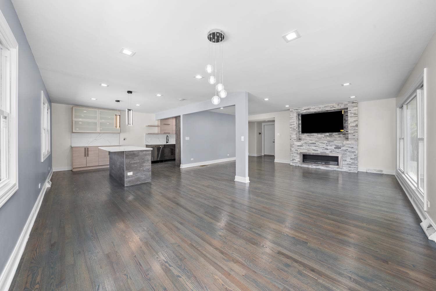 18849 Jamie Court Homewood, IL 60430 - Photo 4 of 25 a view of kitchen with furniture and wooden floor