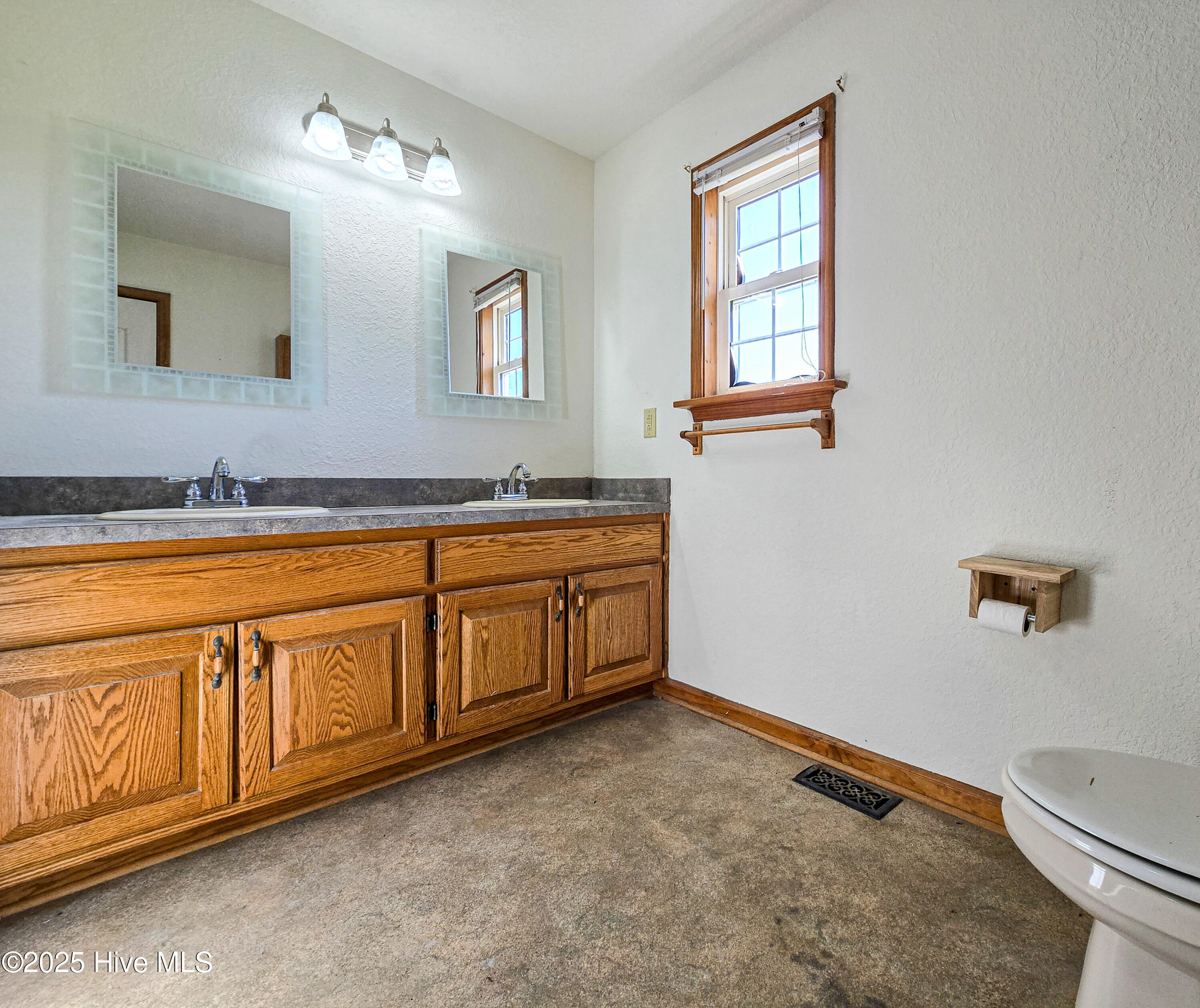 1918 Tulls Creek Road Moyock, NC 27958 - Photo 24 of 51 20250823_091737