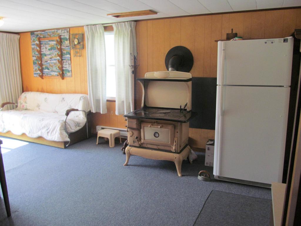 157 Wheeler Road Holland, VT 05830 - Photo 15 of 32 Gallery Image 15