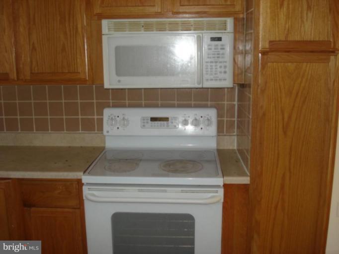 18320 Sharon Road Triangle, VA 22172 - Photo 2 of 2 Kitchen