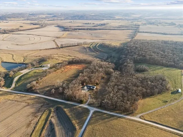 $490,000 | 17890 Coffin Road, Leavenworth, KS 66048