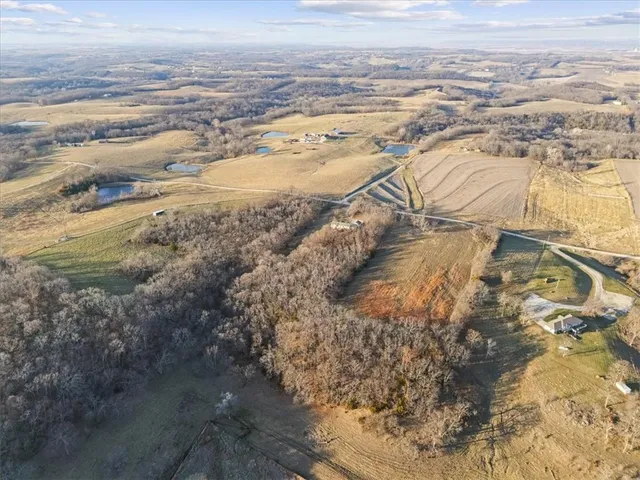 $490,000 | 17890 Coffin Road, Leavenworth, KS 66048