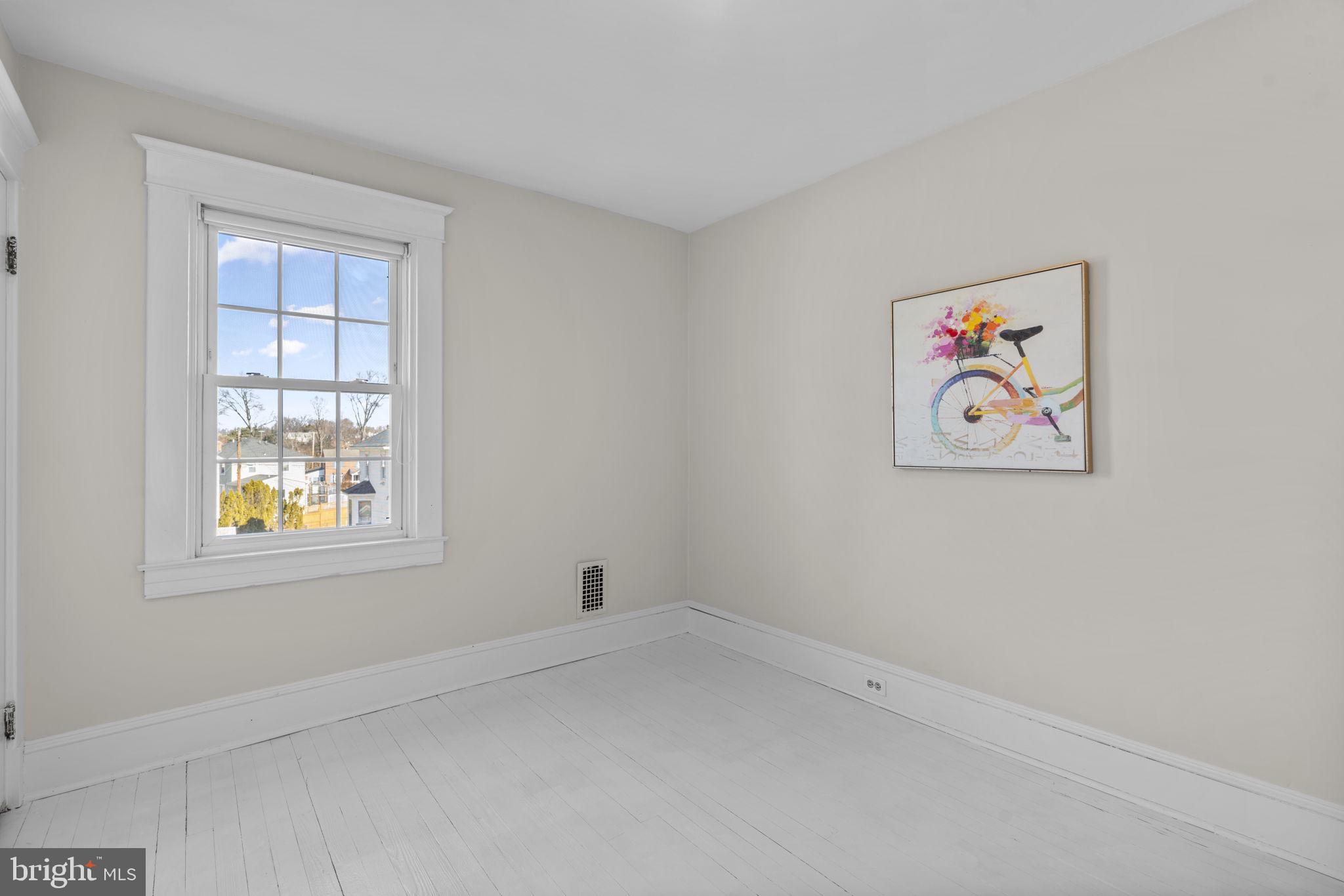 4413 Hooper Avenue Baltimore, MD 21229 - Photo 24 of 33 Bedroom #3