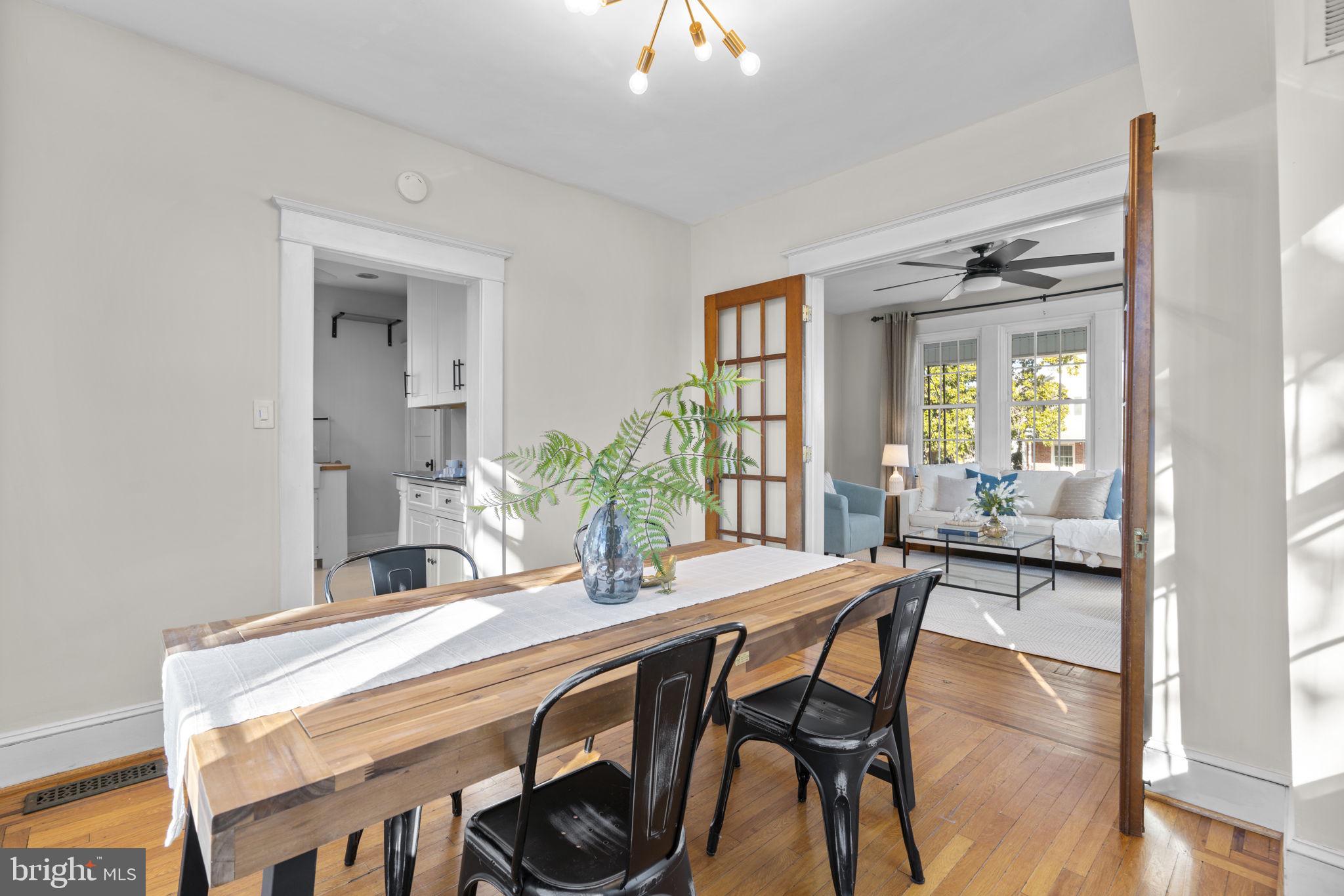 4413 Hooper Avenue Baltimore, MD 21229 - Photo 10 of 33 Great layout for entertaining