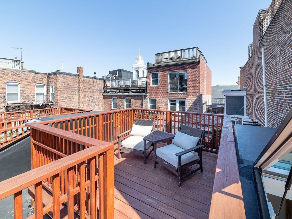 17 R Clark Street, Unit 5 Boston, MA 02113 - Photo 5 of 16