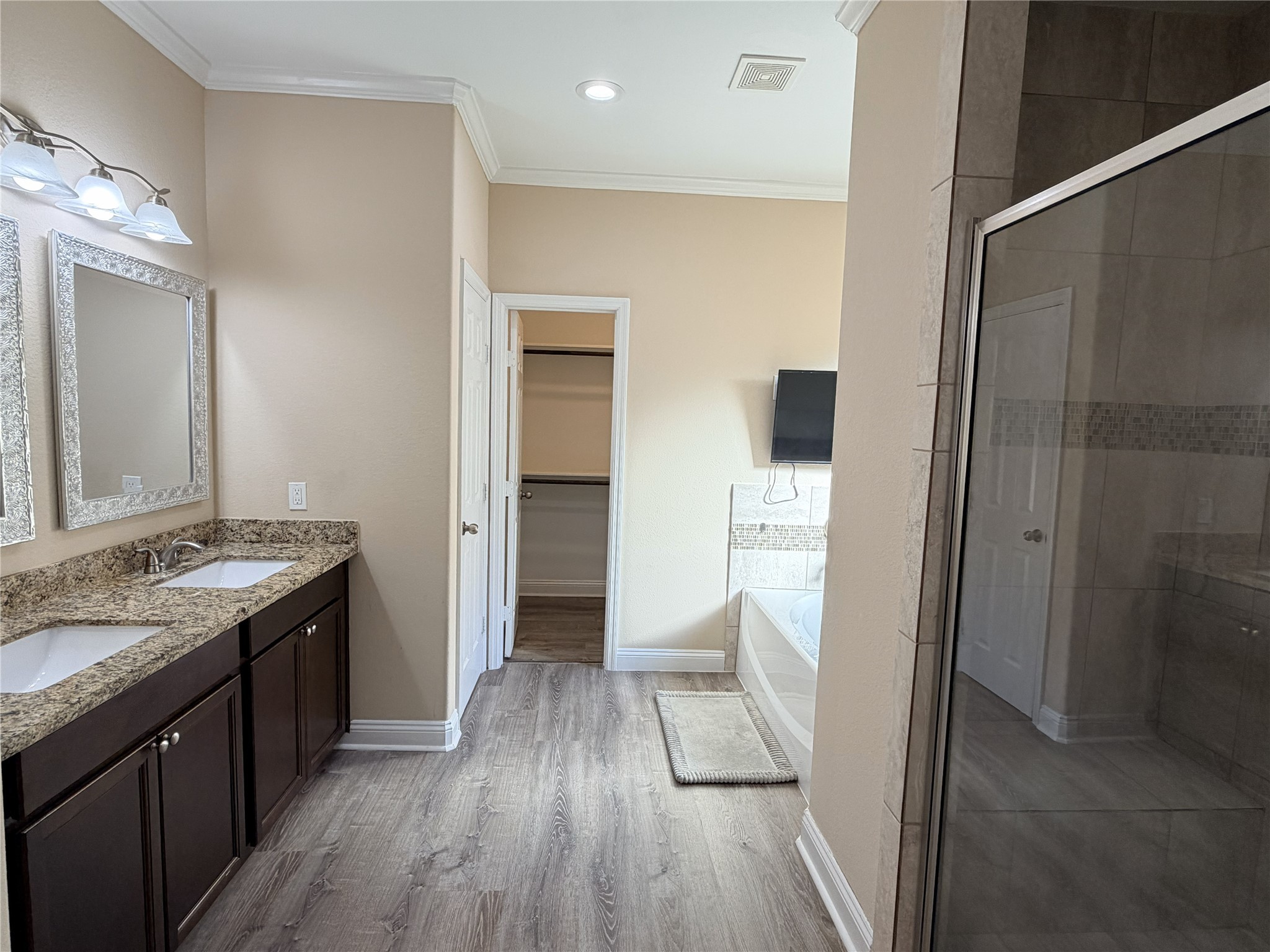 8002 Brandon Street Houston, TX 77051 - Photo 12 of 34